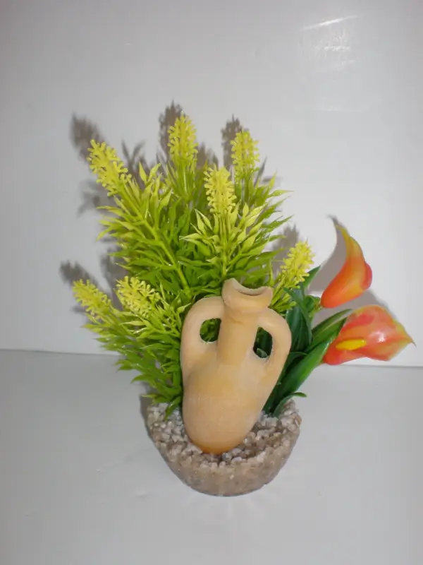 D&eacute;coration Plante en Plastique Amphore D&eacute;cor&eacute;e Mix Offre Exclusive