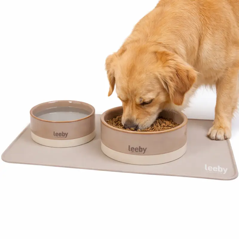 Leeby – Tapis pour gamelles en silicone Taupe pour Chiens – 47,5&times;30,5cm Offre Du Jour