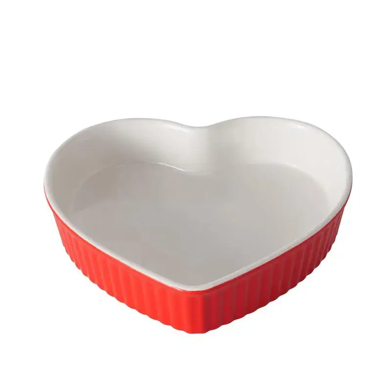 Moule à gâteaux en céramique rouge et blanc Sweetheart petit modèle – 20 x 19 x 3,5 cm Bon Marché