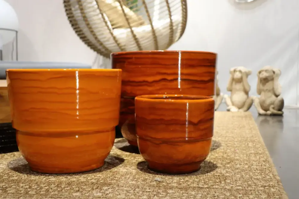 Vase en terre cuite émaillée orange Savane Les Poteries d’Albi Rebord – Ø 21 x H 19 cm Commande En Gros