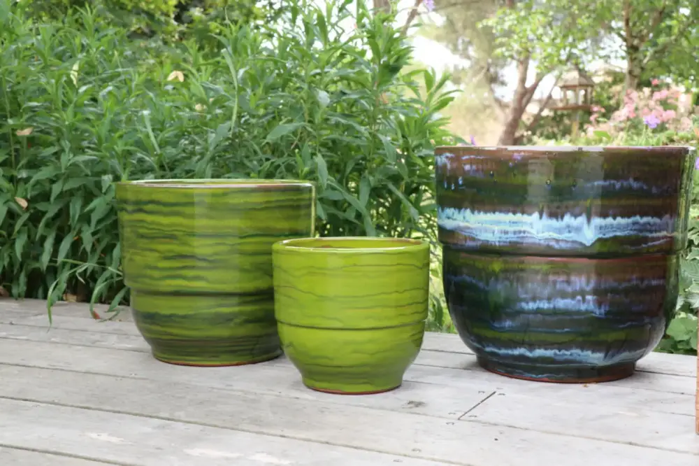 Seulement Aujourd&rsquo;hui Vase en terre cuite émaillée vert Forêt Les Poteries d’Albi Rebord – Ø 35 x H 33 cm